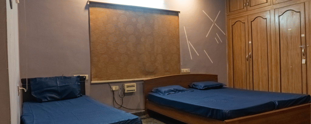 Looking for a Comfortable Men’s PG in Hyderabad? Choose Savla’s